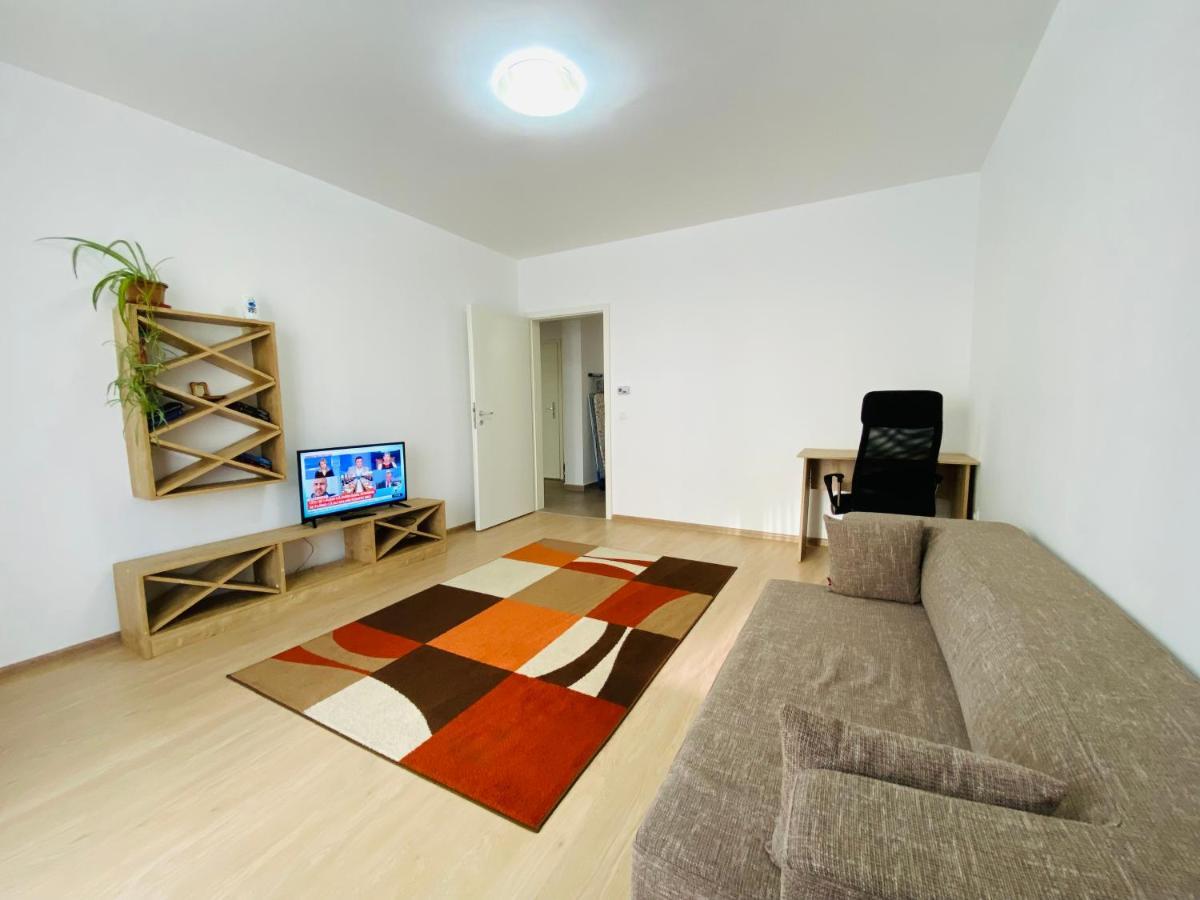 In Feel Like Apartamento *